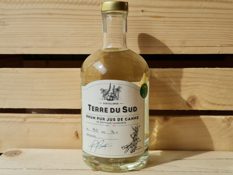 Rhum blanc tharet terre du sud nouvelle calédonie